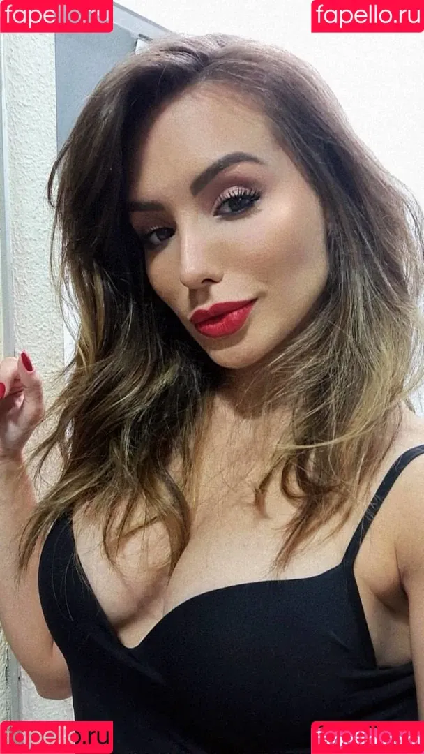 Bruna Movio Onlyfans Photo Gallery 