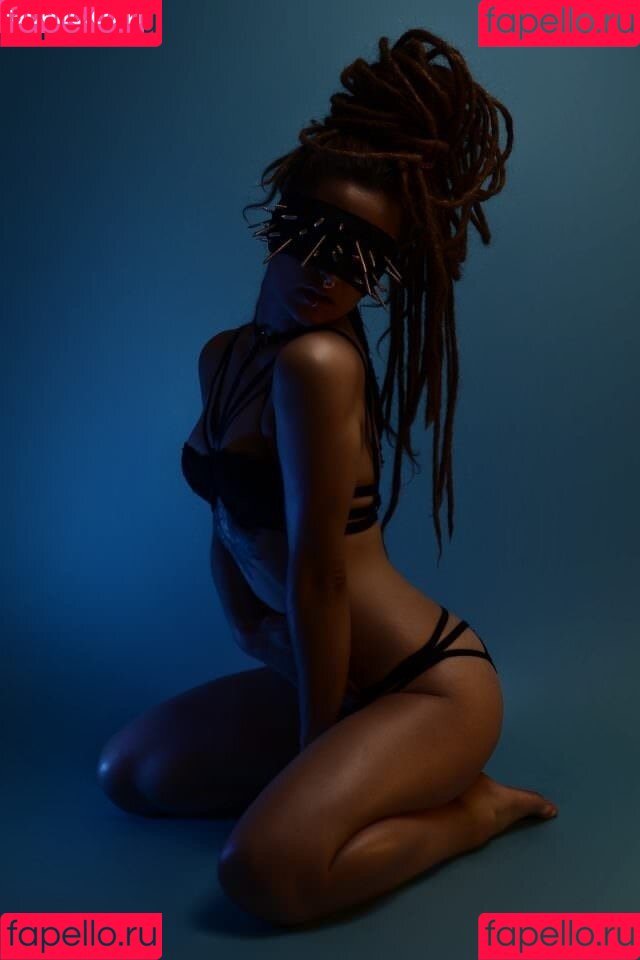 Eyra Kendra Onlyfans Photo Gallery 