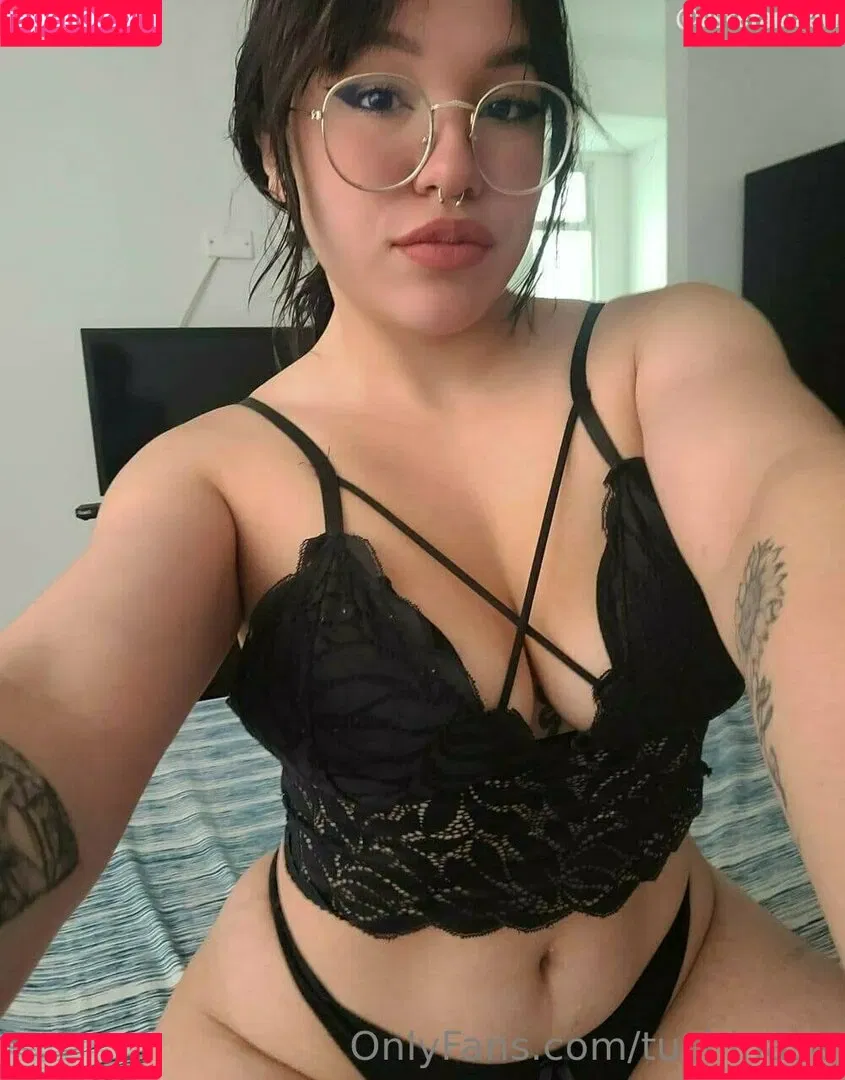 tuchinase Onlyfans Photo Gallery 