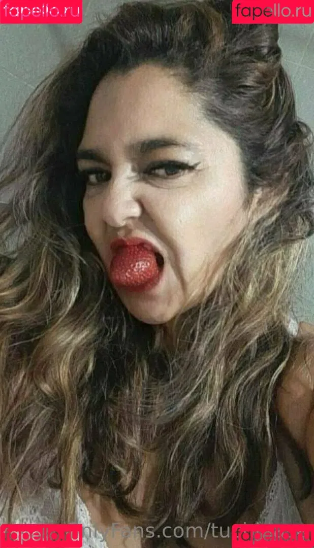 tuchinase Onlyfans Photo Gallery 