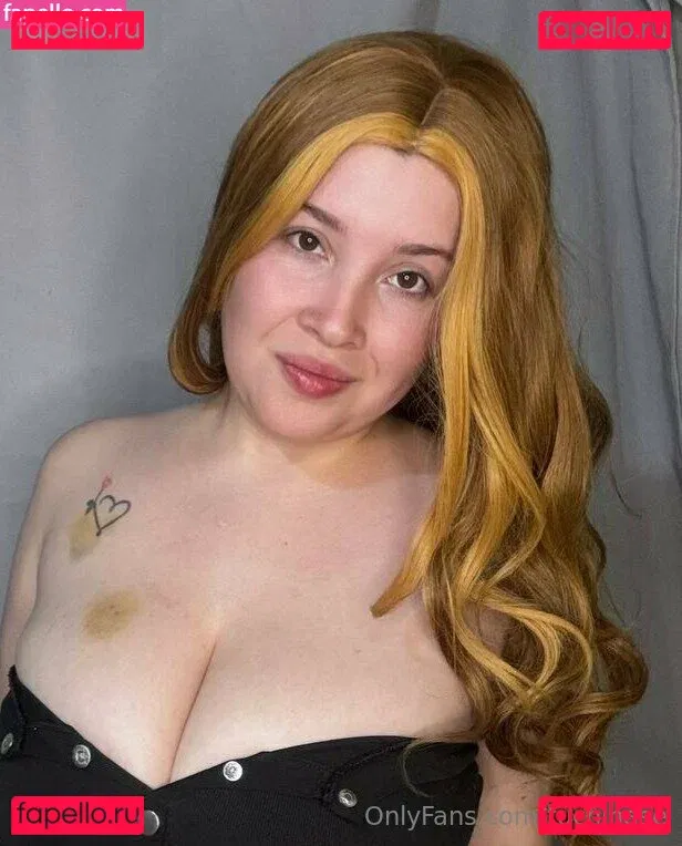 tuchinase Onlyfans Photo Gallery 