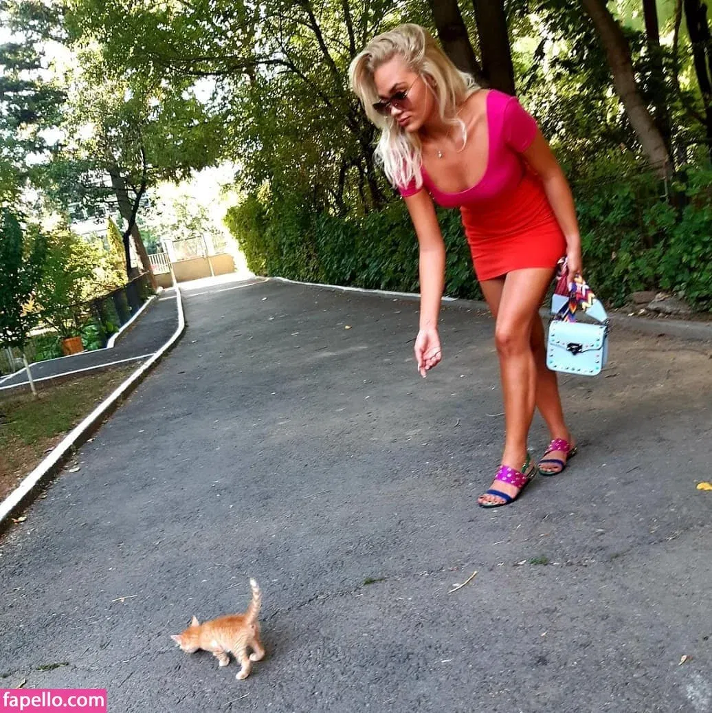 adinaa99 Onlyfans Photo Gallery 