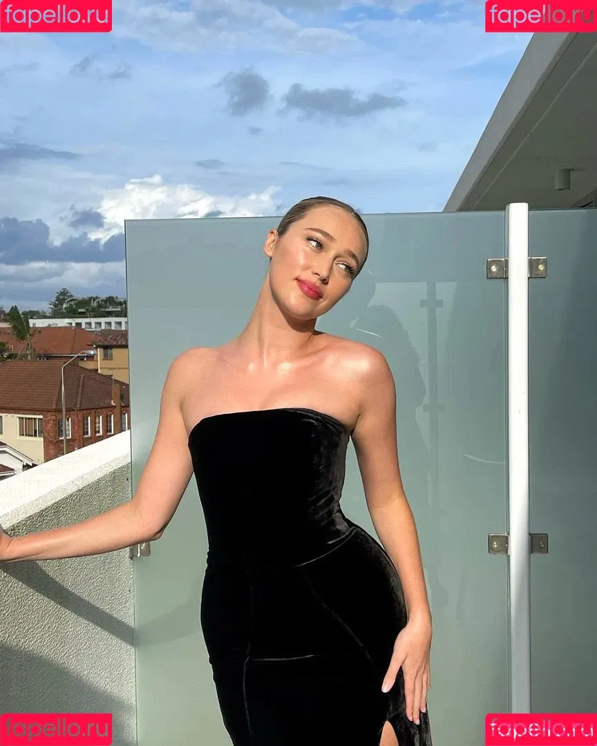 Alycia Debnam Carey Onlyfans Photo Gallery 