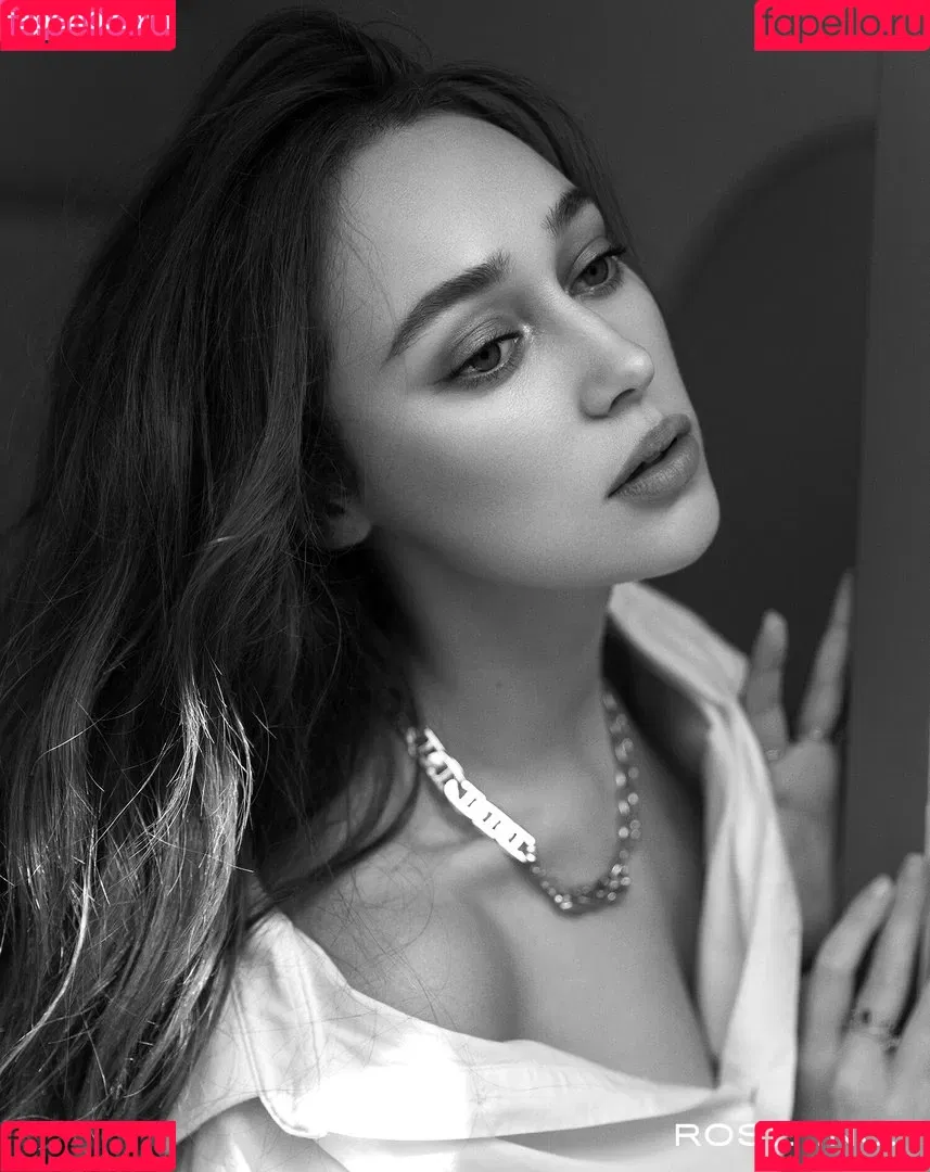 Alycia Debnam Carey Onlyfans Photo Gallery 