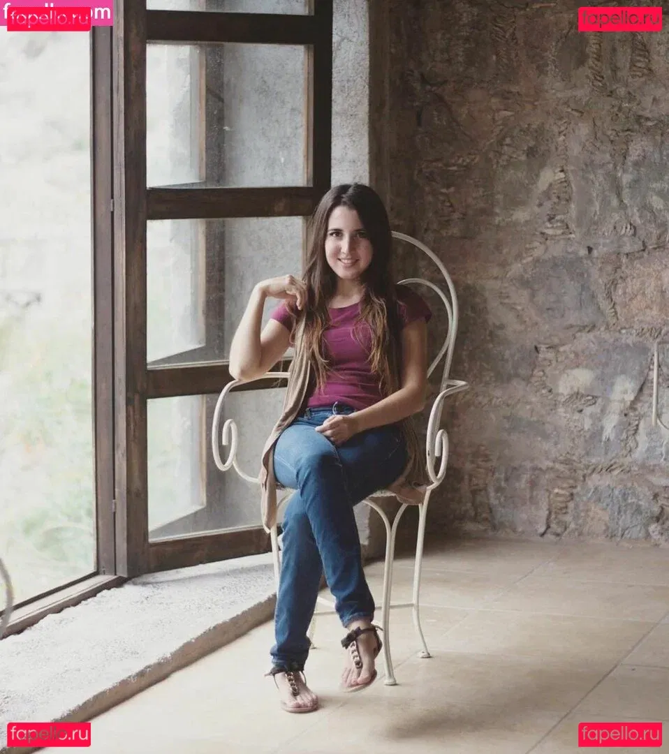 Aareni ASMR Onlyfans Photo Gallery 