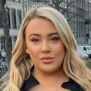 This_is_laura Onlyfans Photo Gallery 