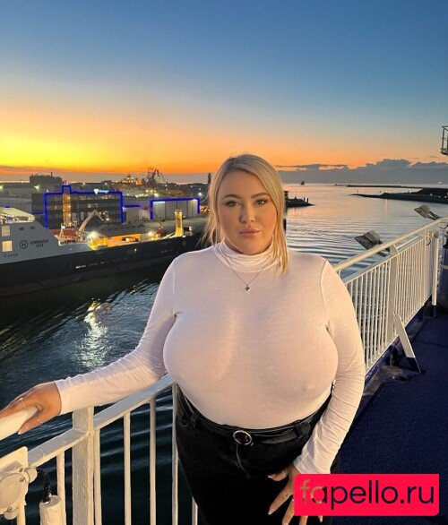 This_is_laura Nude Onlyfans Photo 19
