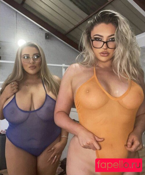 This_is_laura Nude Onlyfans Photo 13