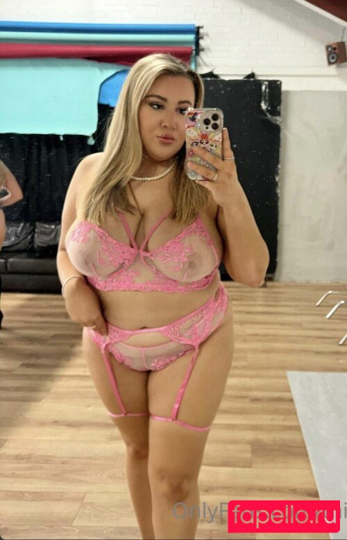 This_is_laura Nude Onlyfans Photo 8