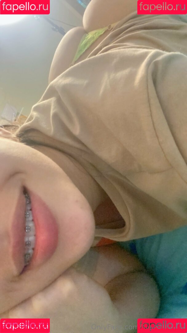 alejacamach Onlyfans Photo Gallery 