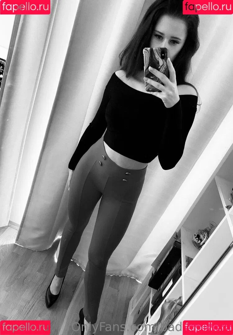 badlizzyy66 Onlyfans Photo Gallery 