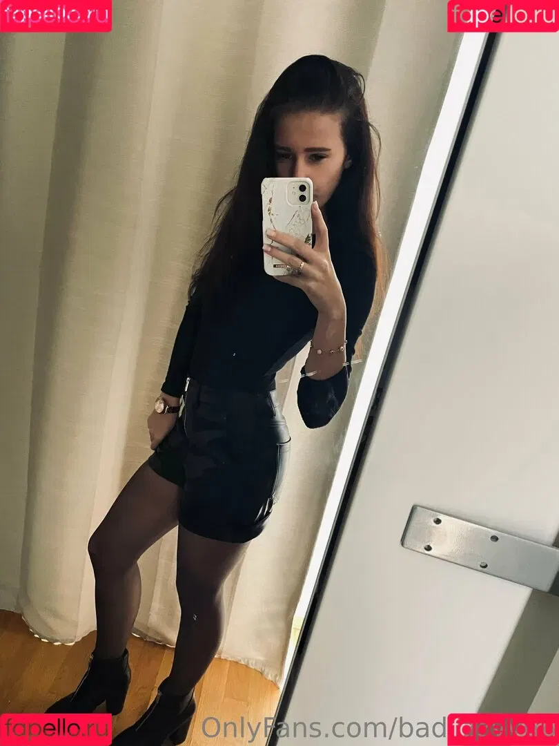 badlizzyy66 Onlyfans Photo Gallery 