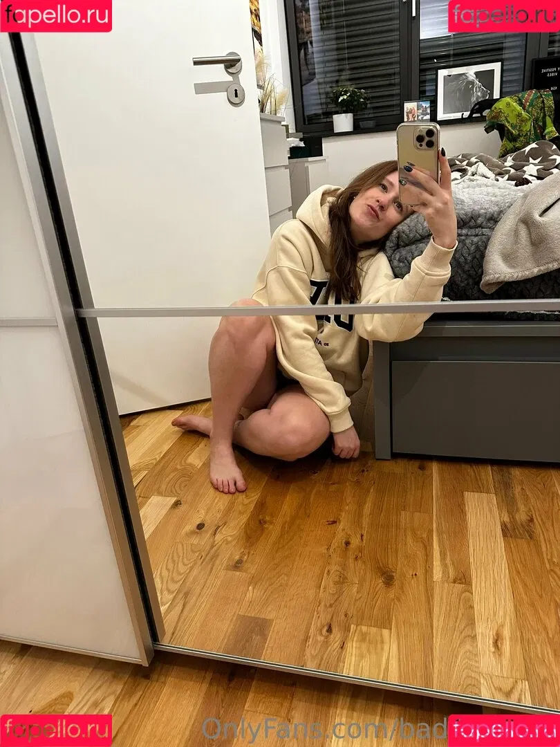 badlizzyy66 Onlyfans Photo Gallery 