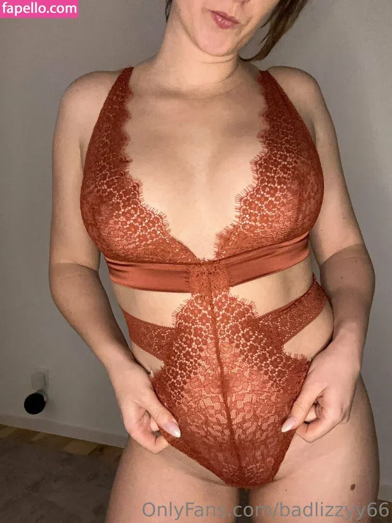 badlizzyy66 Onlyfans Photo Gallery 