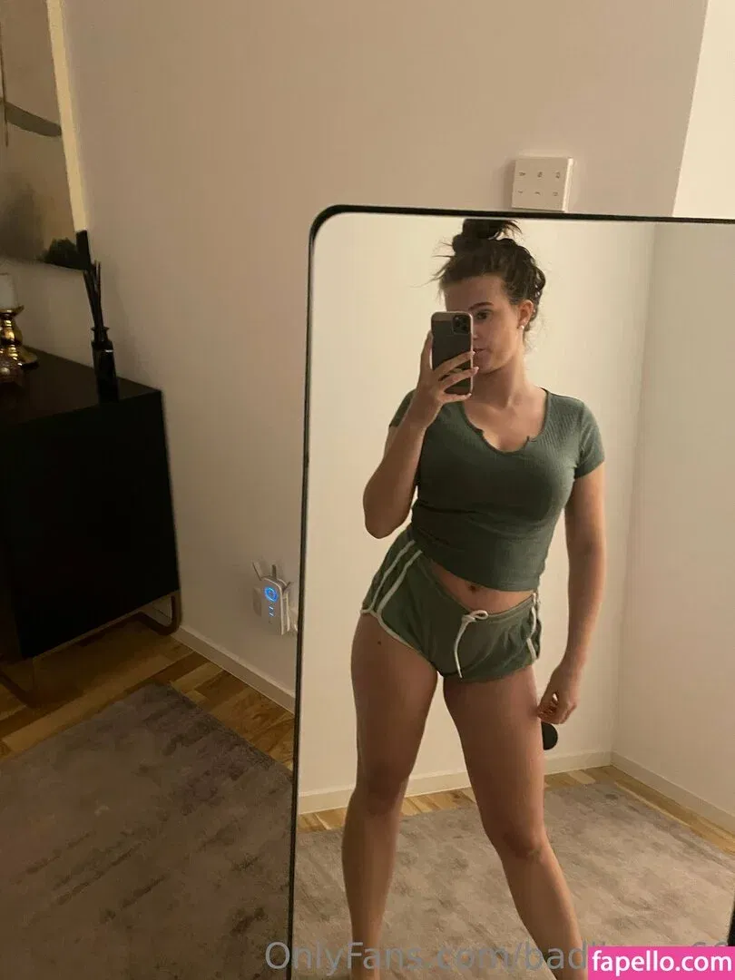 badlizzyy66 Onlyfans Photo Gallery 