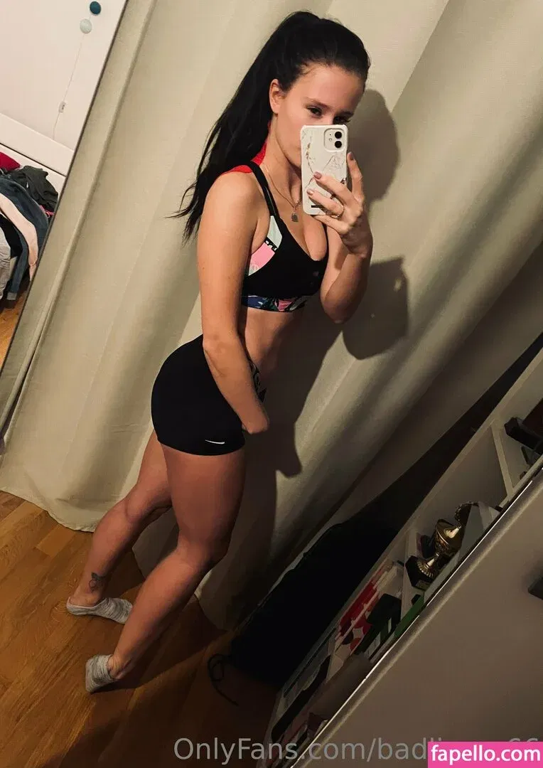 badlizzyy66 Onlyfans Photo Gallery 