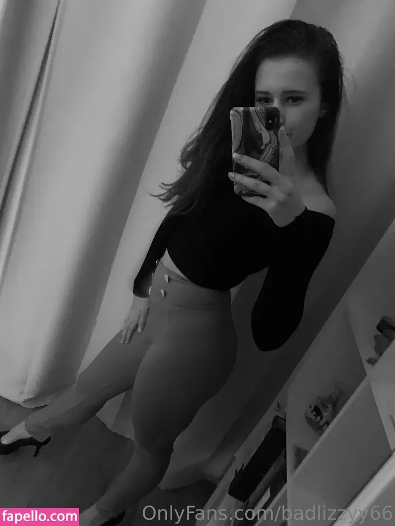 badlizzyy66 Onlyfans Photo Gallery 