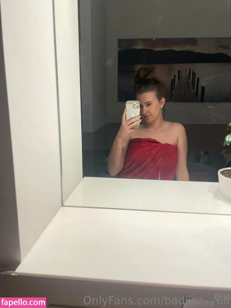 badlizzyy66 Onlyfans Photo Gallery 