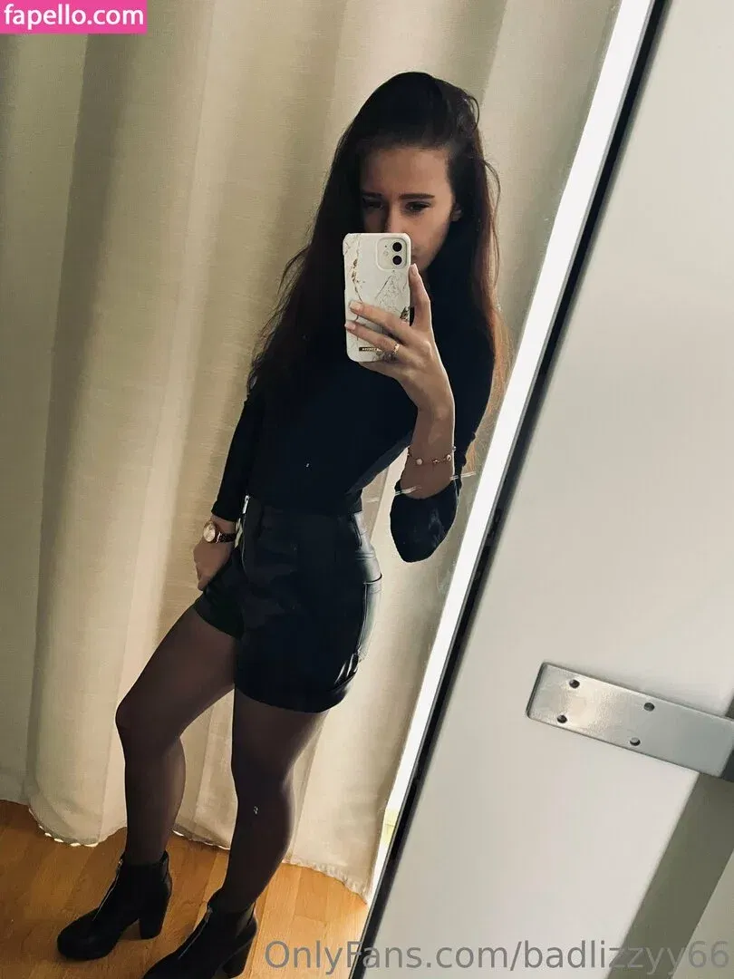 badlizzyy66 Onlyfans Photo Gallery 