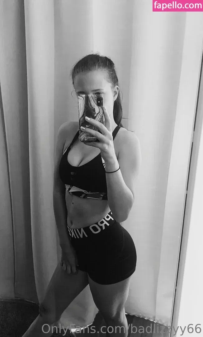 badlizzyy66 Onlyfans Photo Gallery 