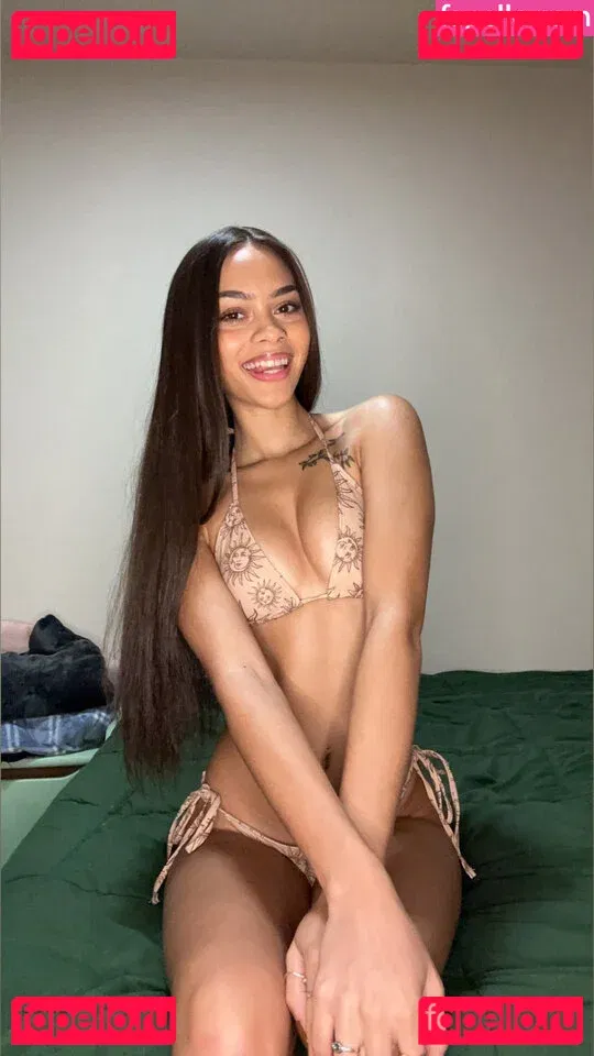 babyalinakay Onlyfans Photo Gallery 