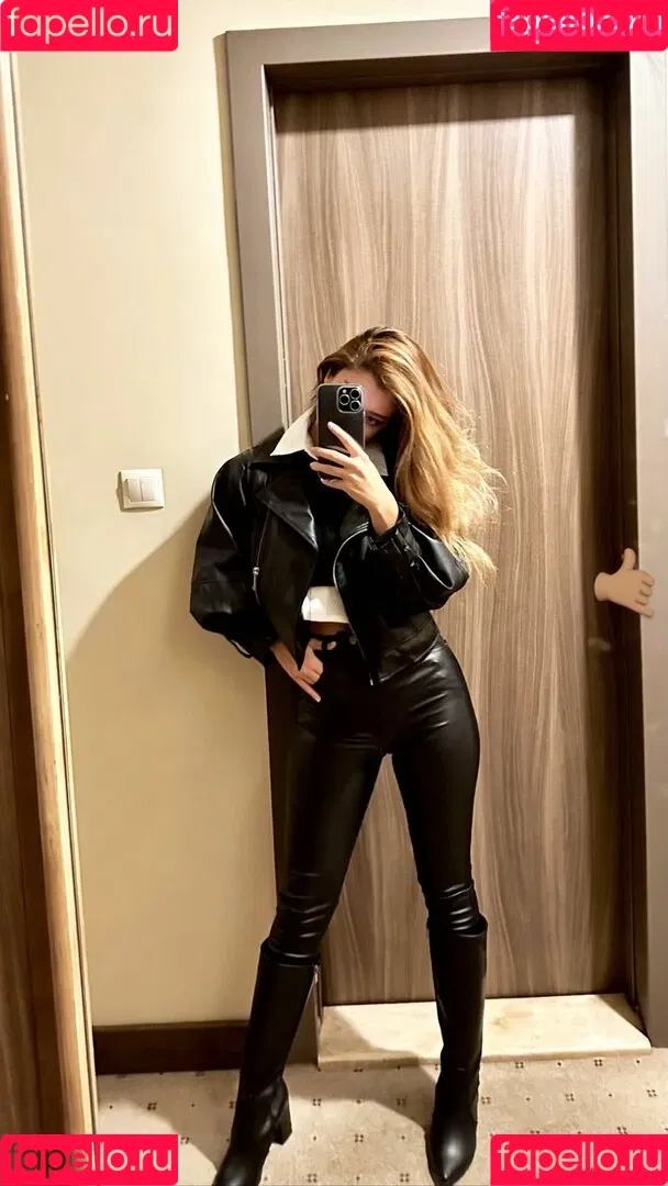 iremsukamber Onlyfans Photo Gallery 