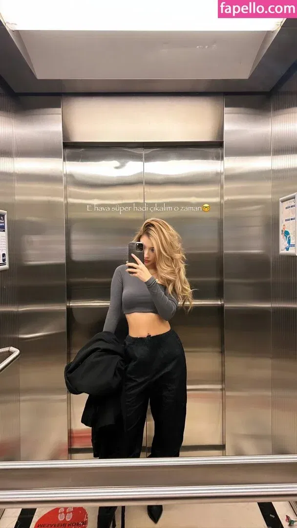 iremsukamber Onlyfans Photo Gallery 