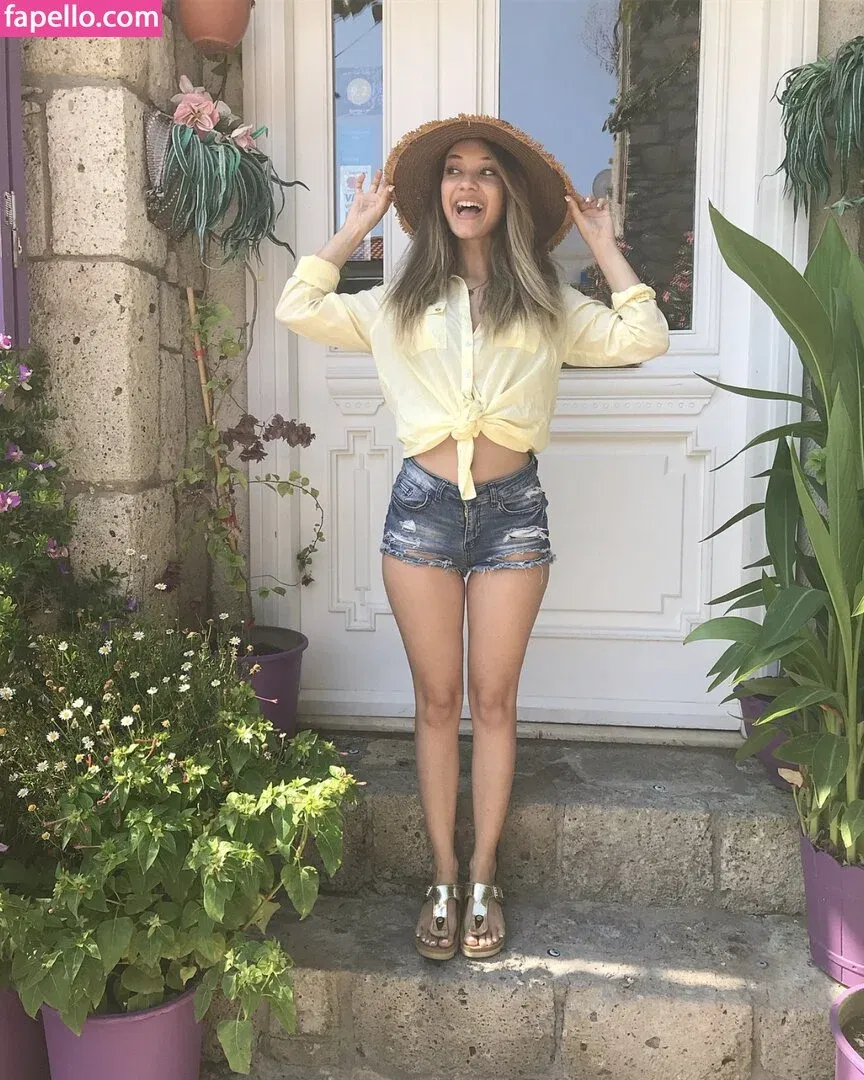 iremsukamber Onlyfans Photo Gallery 