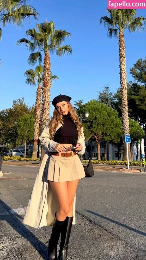 iremsukamber Onlyfans Photo Gallery 