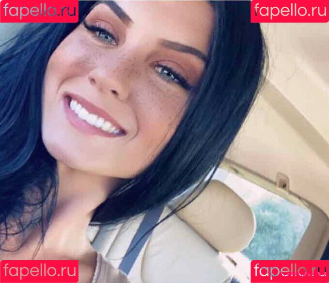 Veena Violetta Onlyfans Photo Gallery 