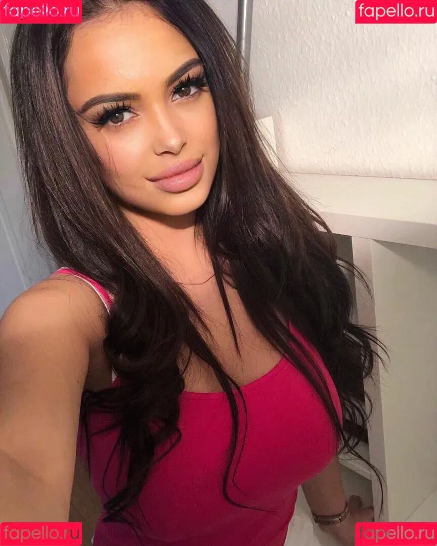 Maya Bulgarien Onlyfans Photo Gallery 