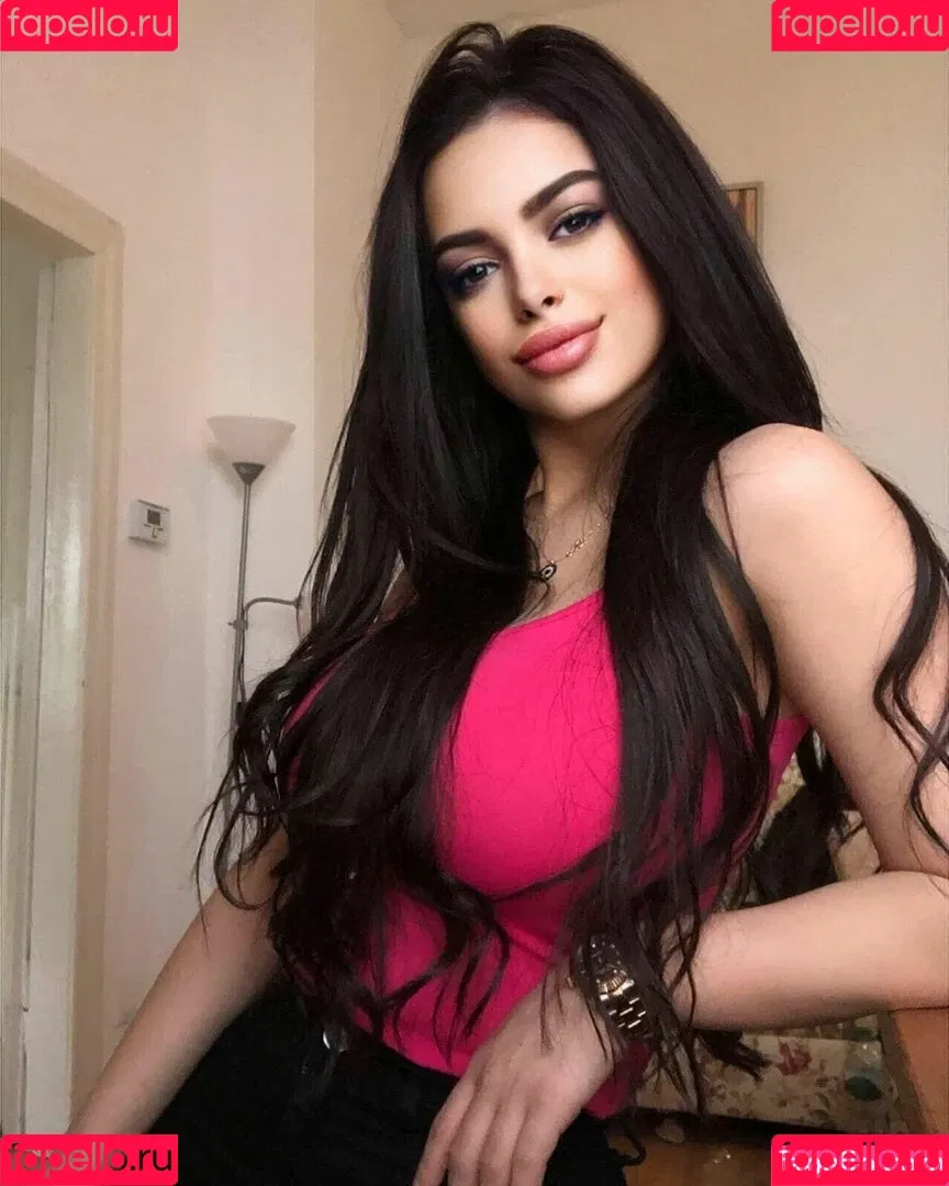 Maya Bulgarien Onlyfans Photo Gallery 