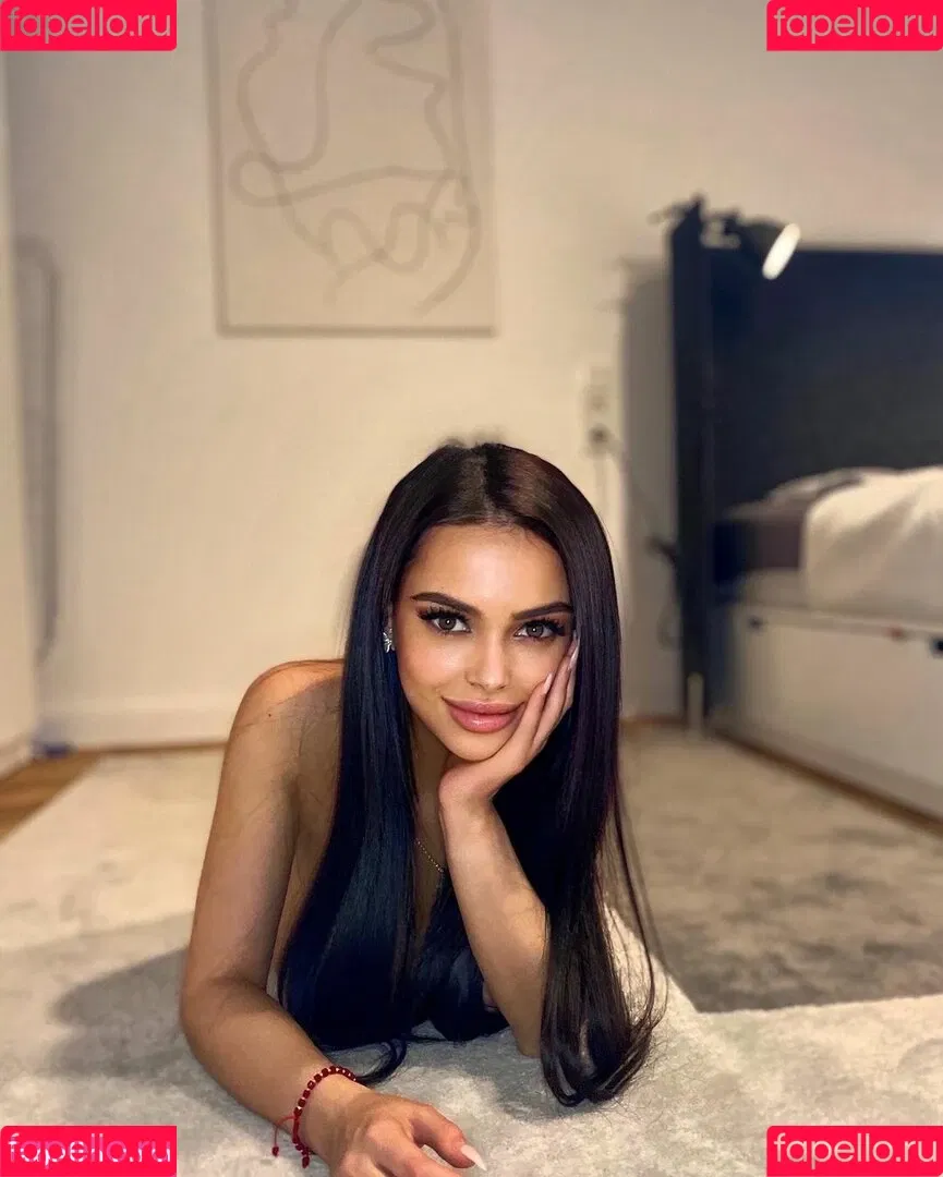 Maya Bulgarien Onlyfans Photo Gallery 