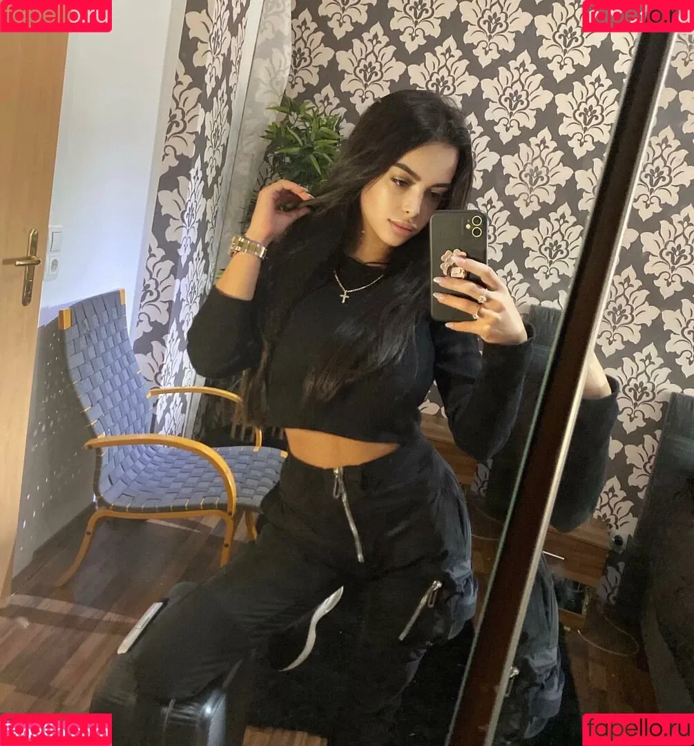 Maya Bulgarien Onlyfans Photo Gallery 
