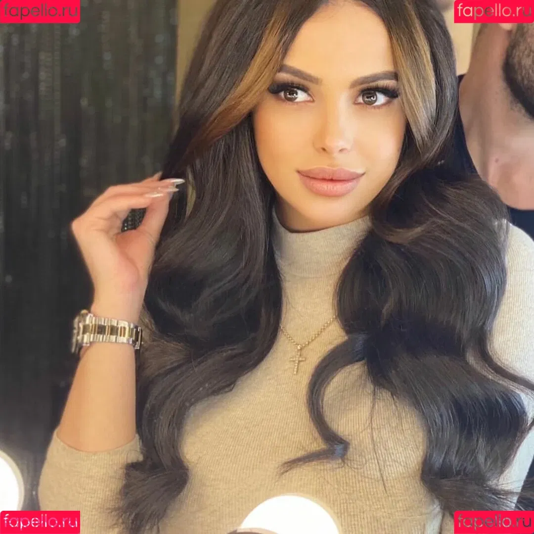Maya Bulgarien Onlyfans Photo Gallery 