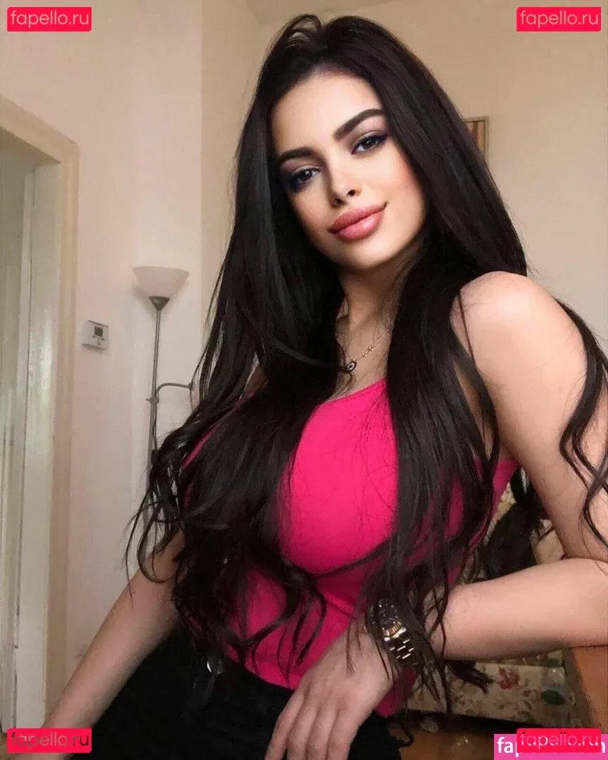 Maya Bulgarien Onlyfans Photo Gallery 