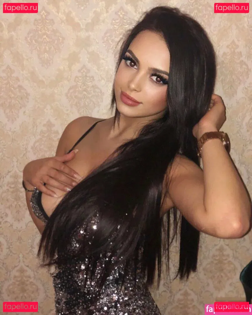 Maya Bulgarien Onlyfans Photo Gallery 