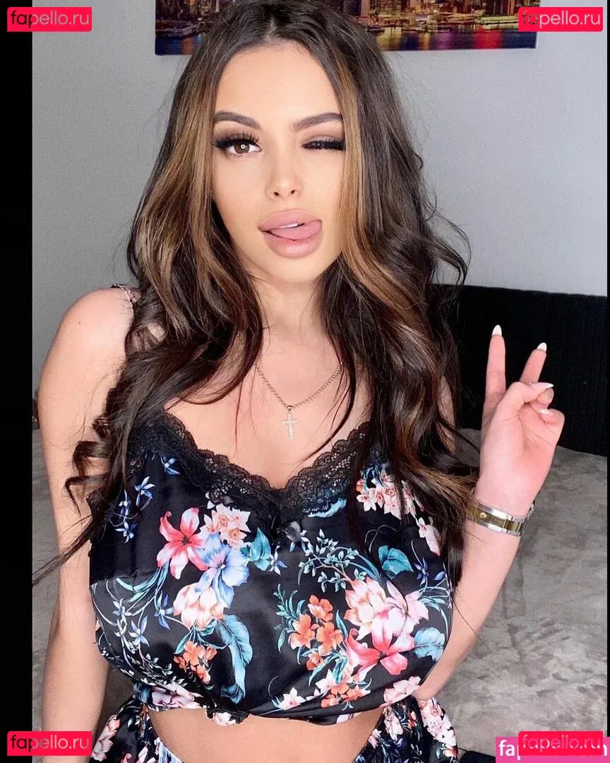 Maya Bulgarien Onlyfans Photo Gallery 