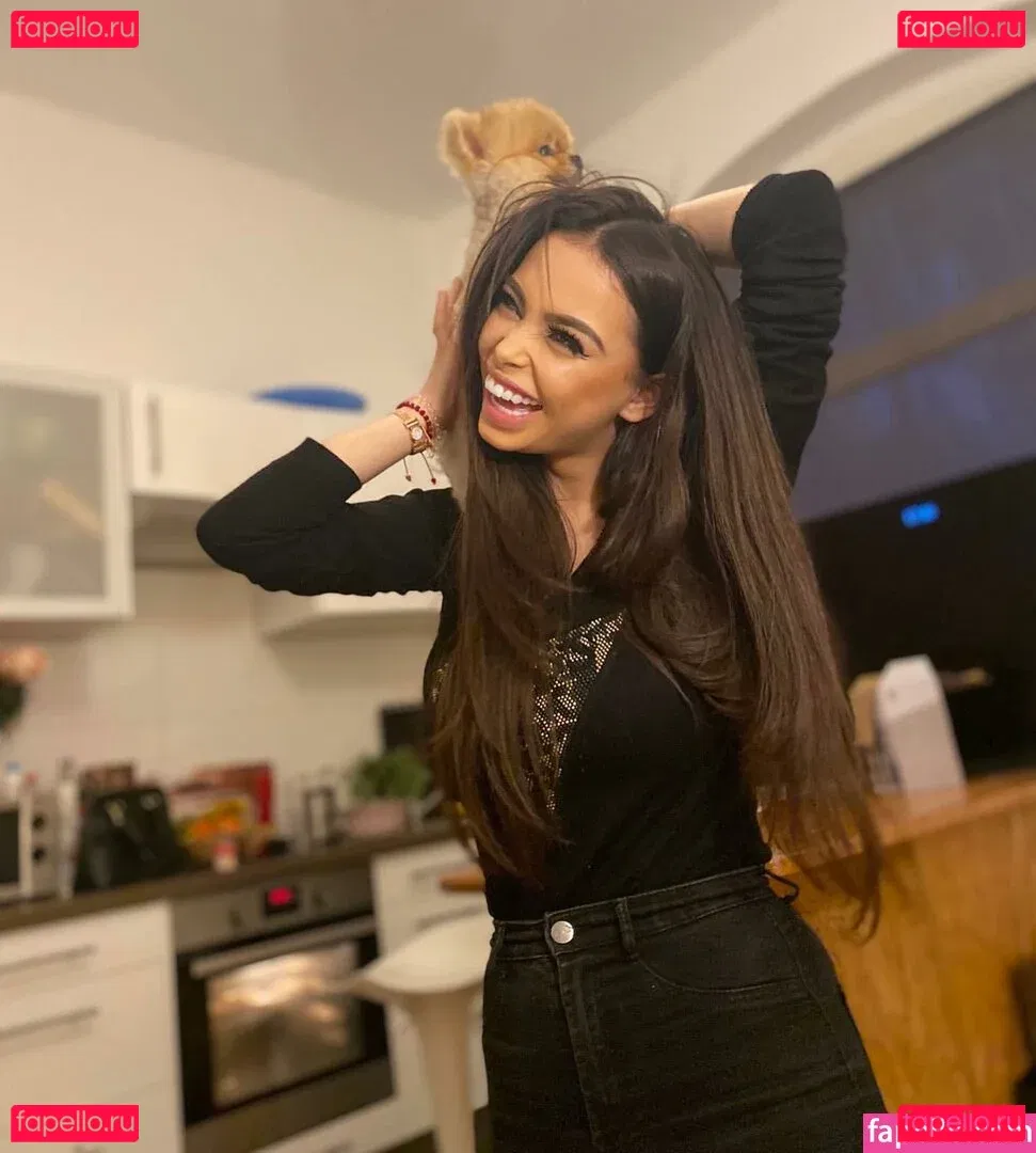 Maya Bulgarien Onlyfans Photo Gallery 