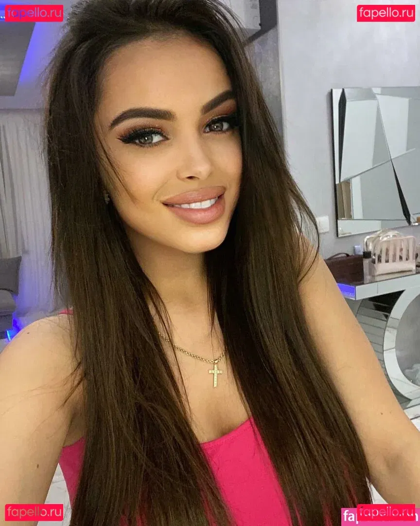 Maya Bulgarien Onlyfans Photo Gallery 