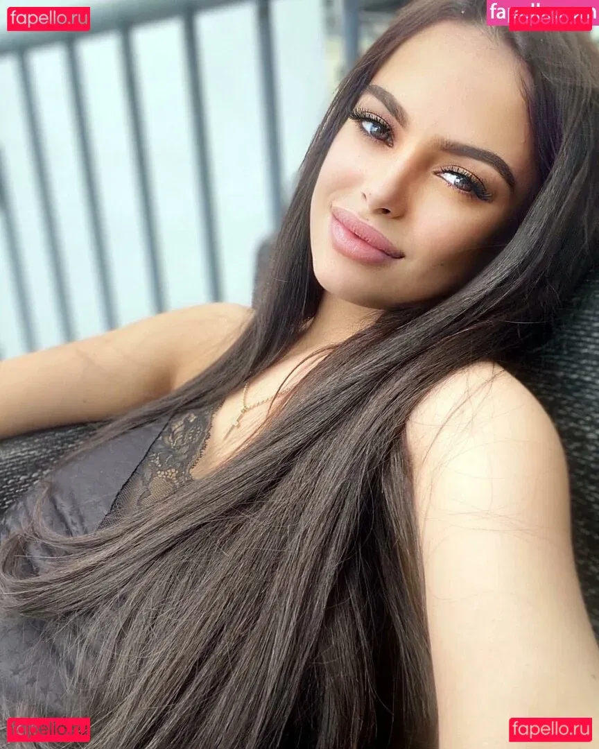 Maya Bulgarien Onlyfans Photo Gallery 