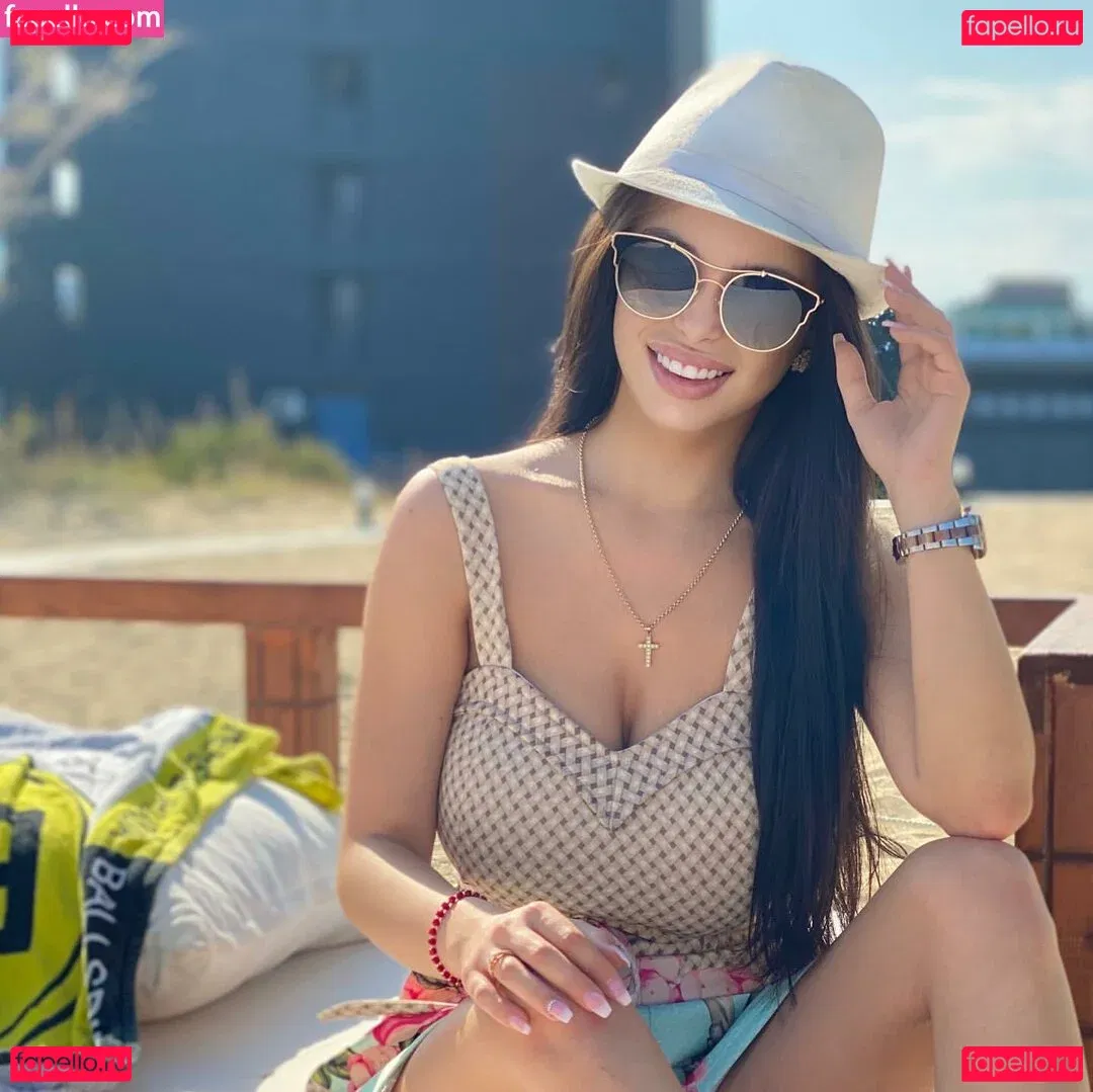 Maya Bulgarien Onlyfans Photo Gallery 