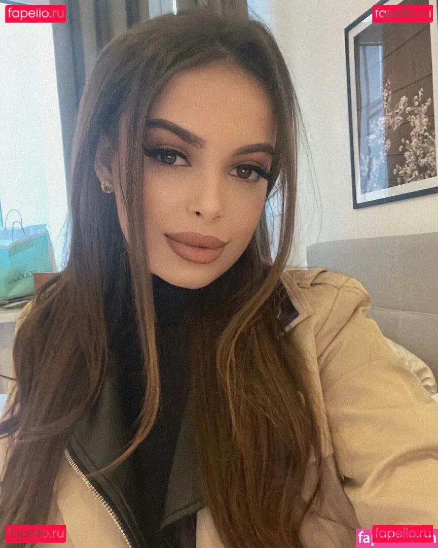 Maya Bulgarien Onlyfans Photo Gallery 