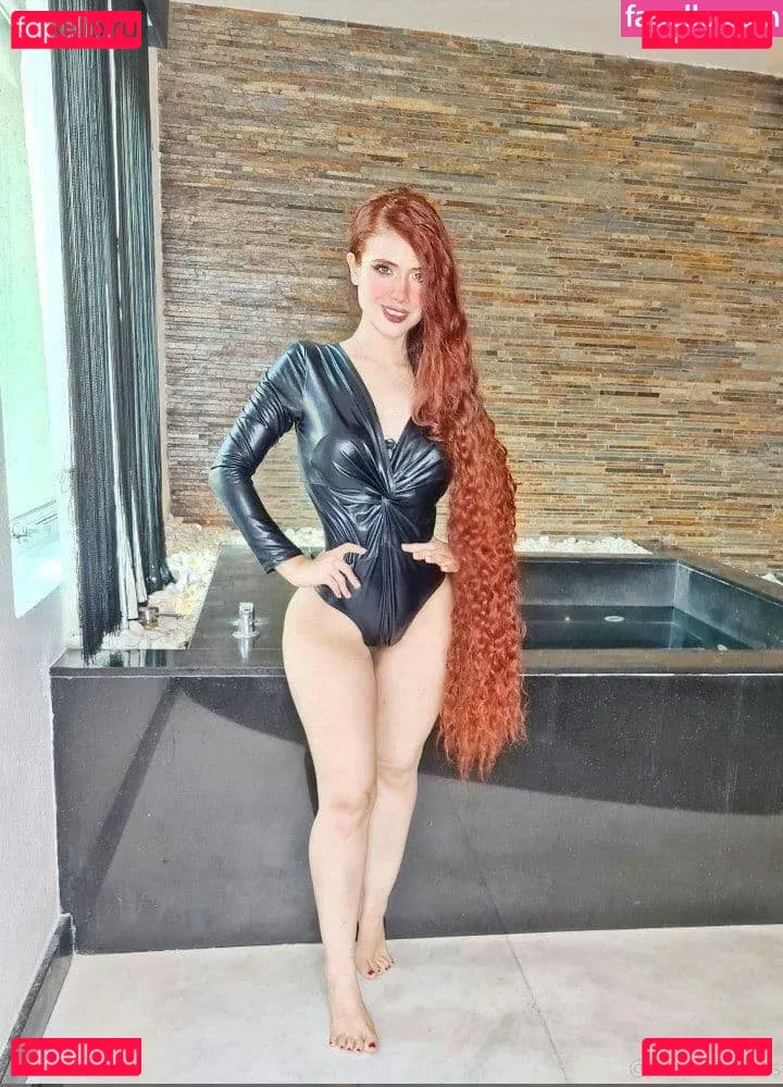 belladuenas Onlyfans Photo Gallery 