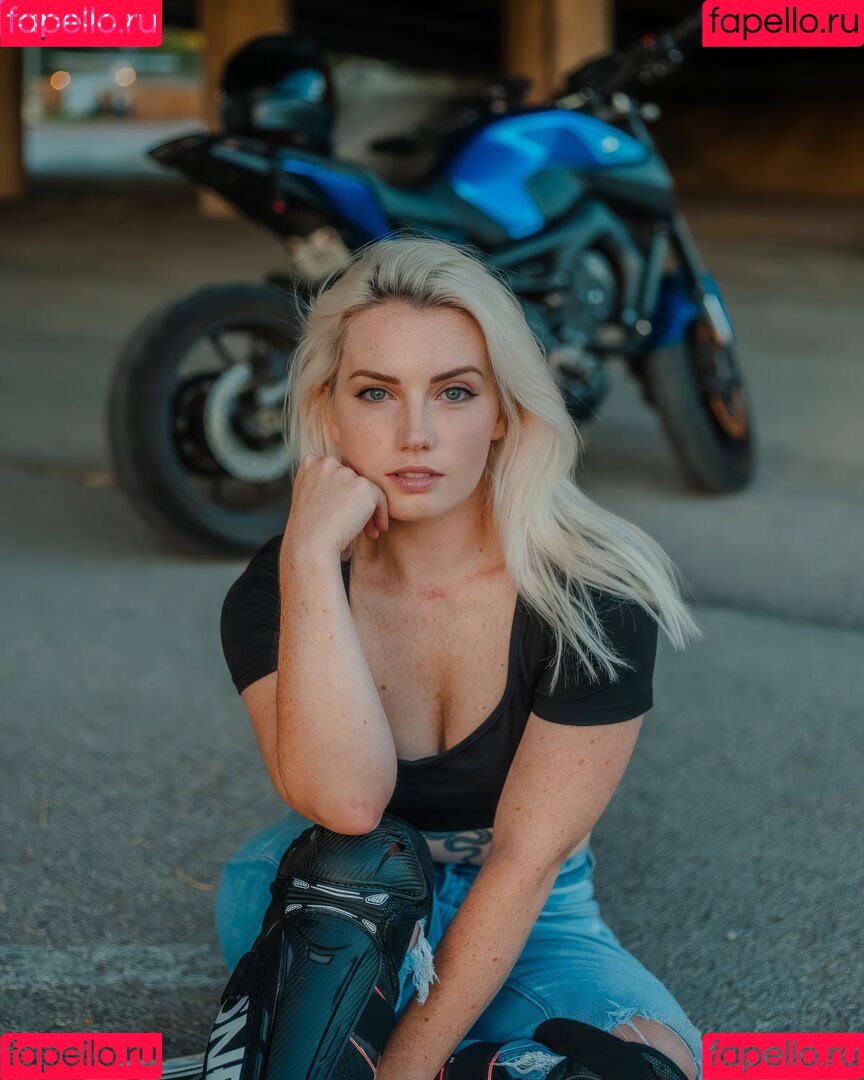 InnocentElixir Onlyfans Photo Gallery 