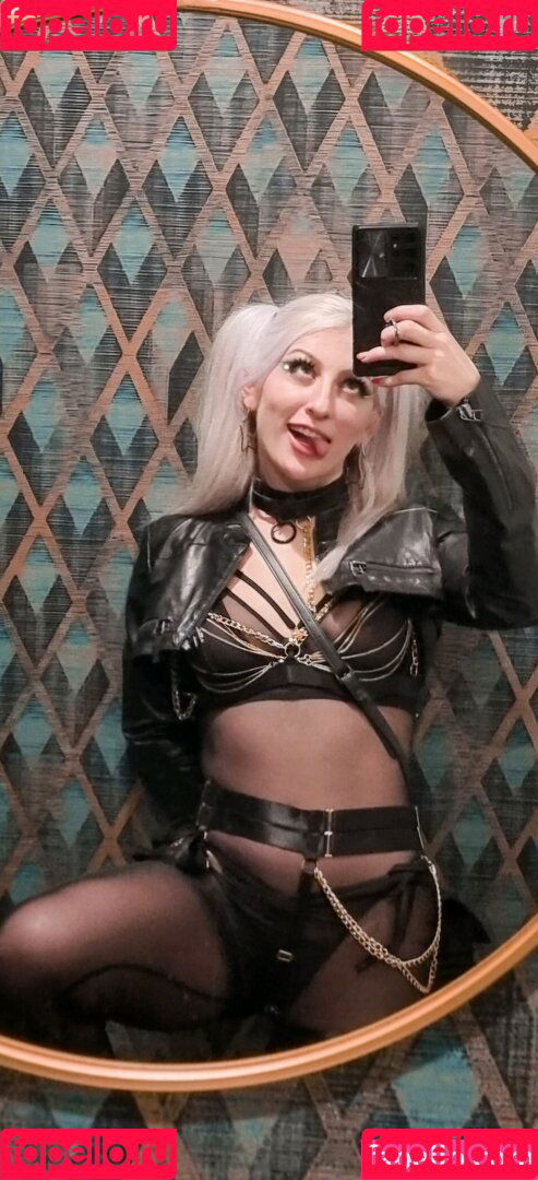 InnocentElixir Onlyfans Photo Gallery 