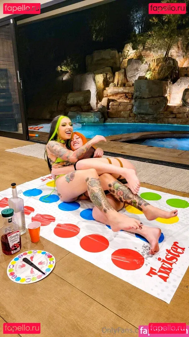 InnocentElixir Onlyfans Photo Gallery 