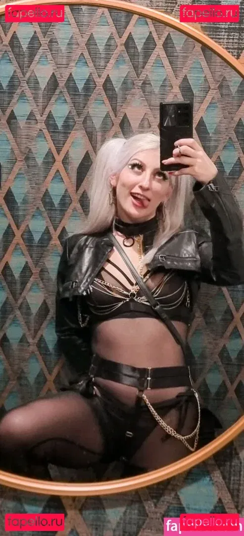 InnocentElixir Onlyfans Photo Gallery 