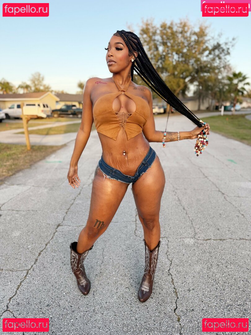 tharealjhonie Nude Onlyfans Photo 12