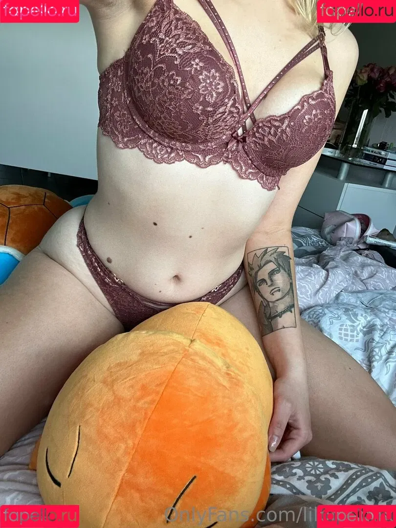 lilbloomix Onlyfans Photo Gallery 